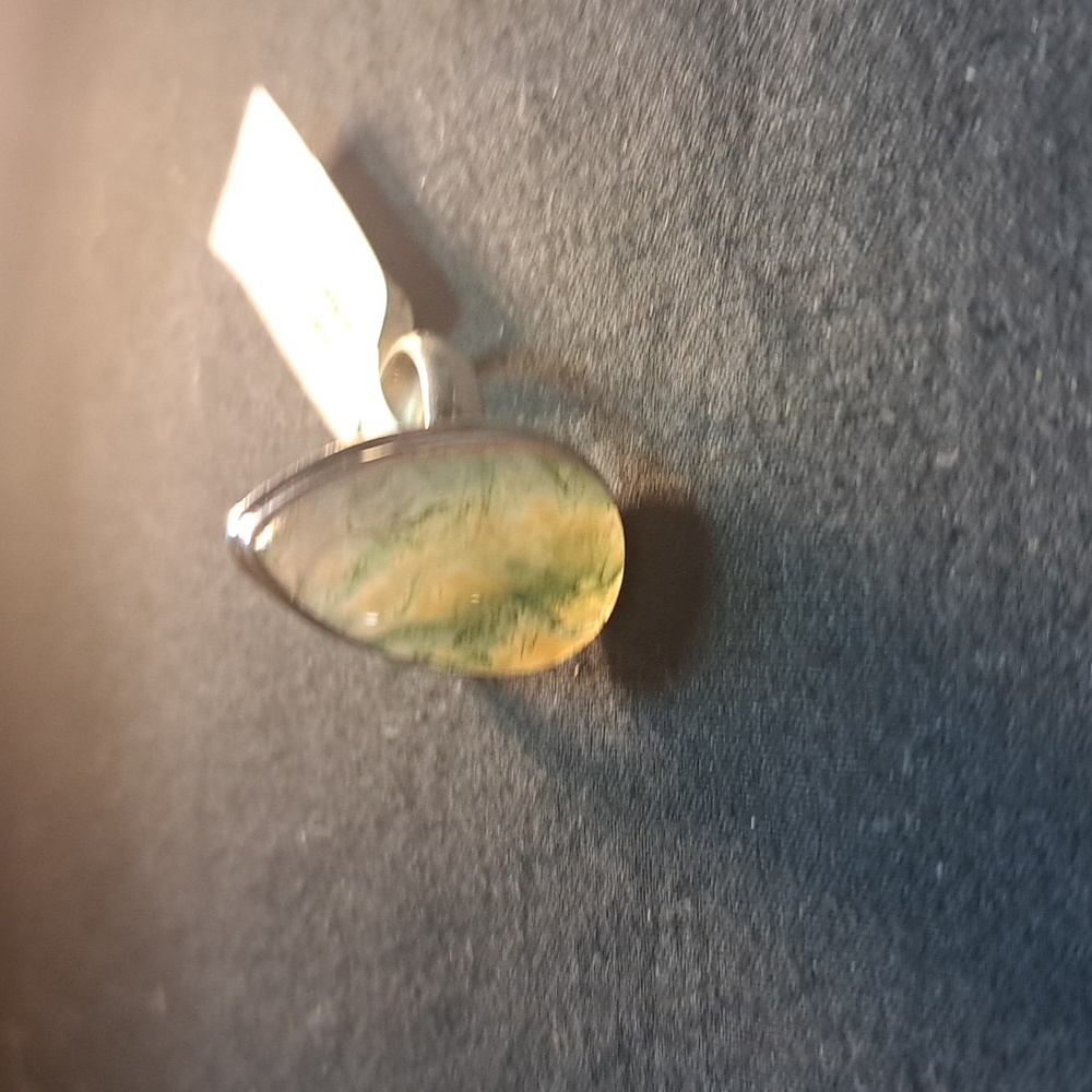 Moss Agate Elegant Silver and Green Stone Ring - Picture 2 of 3